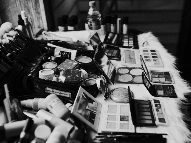 Creating Your Own Makeup Artist Business Cards