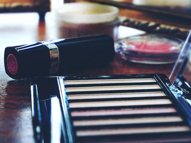 Custom Makeup Artist Card Designs