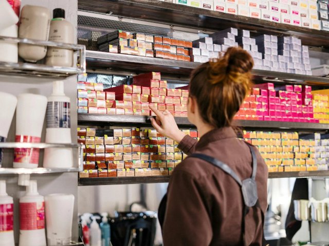 What Does a Makeup Artist Do